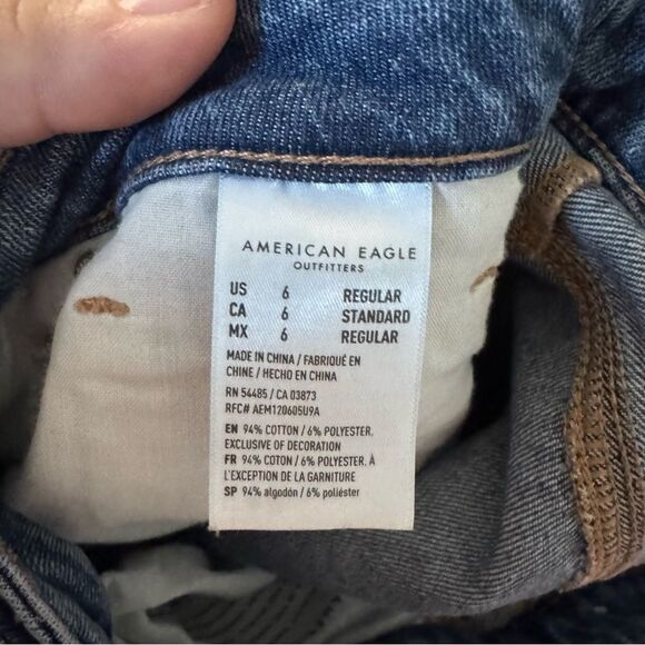 NWOT American Eagle Medium Wash Distressed Mom Jeans - Picture 6 of 6